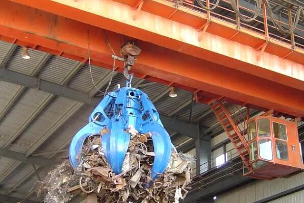 双梁抓斗桥式糖心视频免费看机电动机的绝缘层构造，是根据电流量尺寸或是工作电压多少明确?