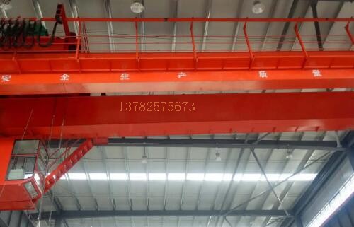 高架路轨道上的电缆桥架型糖心视频免费看设备——桥式糖心视频免费看机